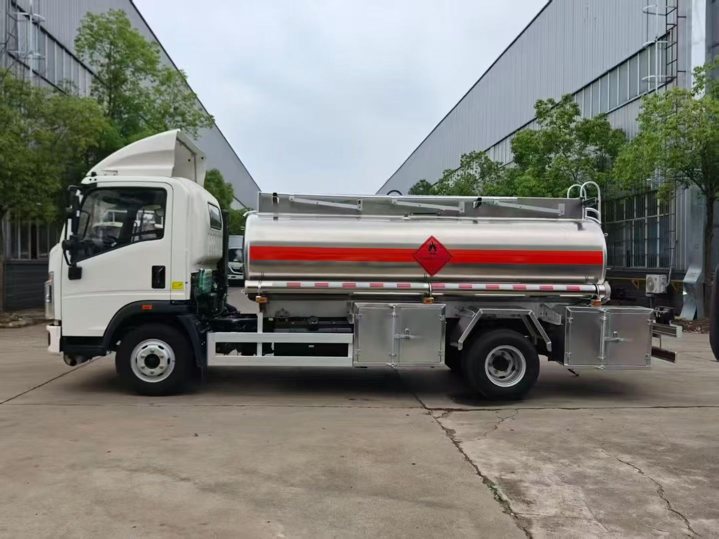 fuel tanker truck fuel tanker truck
