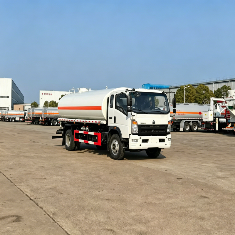 HAIGONG lance le camion arroseur et transporteur d'eau SINOTRUK HOWO 4×2 de 15 m³ pour l'exportation mondiale