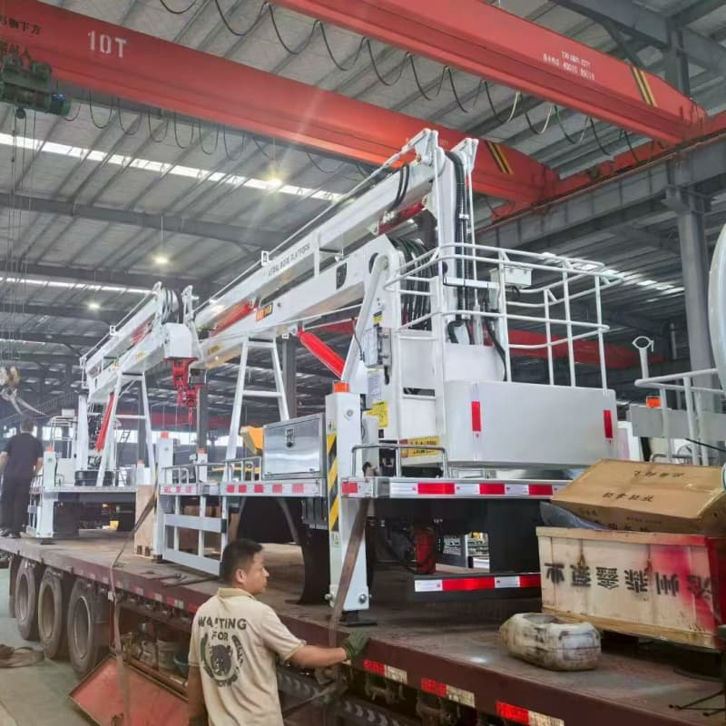 KD havo ishlari platformasi va suv idishining yuqori korpuslari Suizhou fabrikasidan chet elga yig'ish uchun jo'natildi
