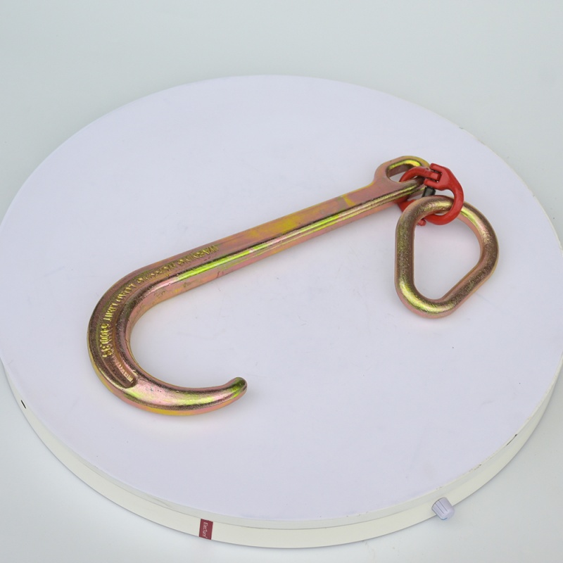 Crochet de chaîne de remorquage en acier au carbone forgé massif à haute résistance à l'usure, conçu pour les opérations de remorquage et de sauvetage de véhicules et de camions.