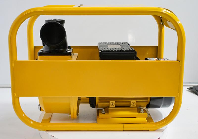 Pompe de transfert de carburant électrique auto-amorçante à haut débit 3 kW, 40 l/h, 2860 tr/min, pour camions-citernes et stations-service.