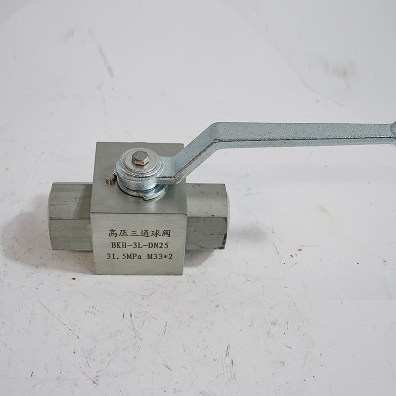 Vanne à bille hydraulique haute pression 3 voies en acier au carbone BKH-3L-DN25, diamètre intérieur 25 mm (1 pouce), pour le chargement et le déchargement de camions-citernes.