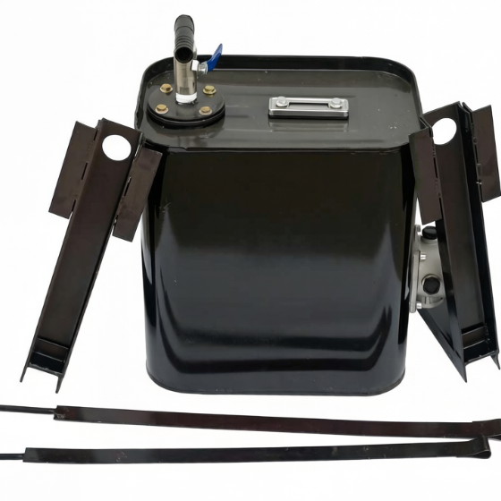 Rescue tow truck hydraulic tank with filter