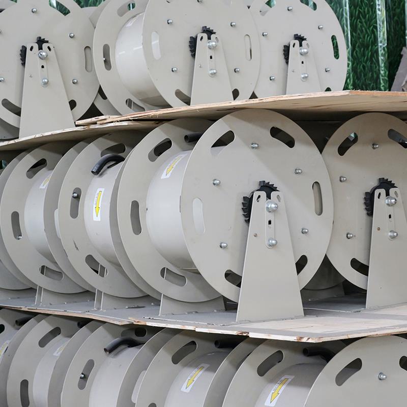 Self-retracting Hose Reel