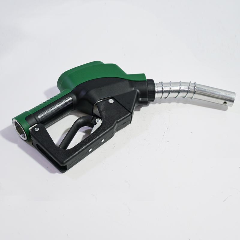 Electronic metering refuel gun