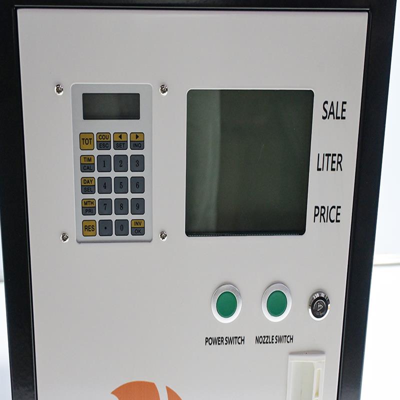 Distributeur de carburant compact miniature alimenté en courant alternatif/continu, avec compteur numérique et imprimante, pour les opérations de ravitaillement en diesel à petite échelle montées sur camion.