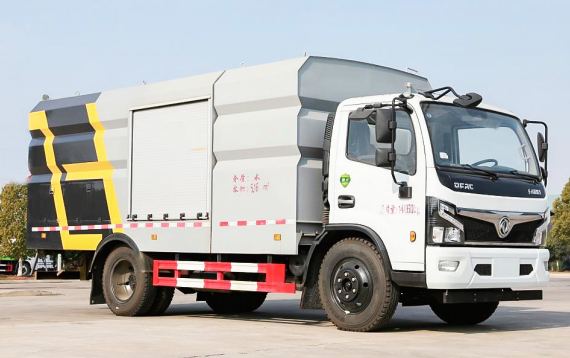 Vacuum Sewage Truck