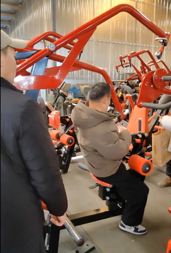 Equipamento SUPER HIGH ROW com carga de placas