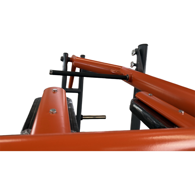 Pendulum squat machine
