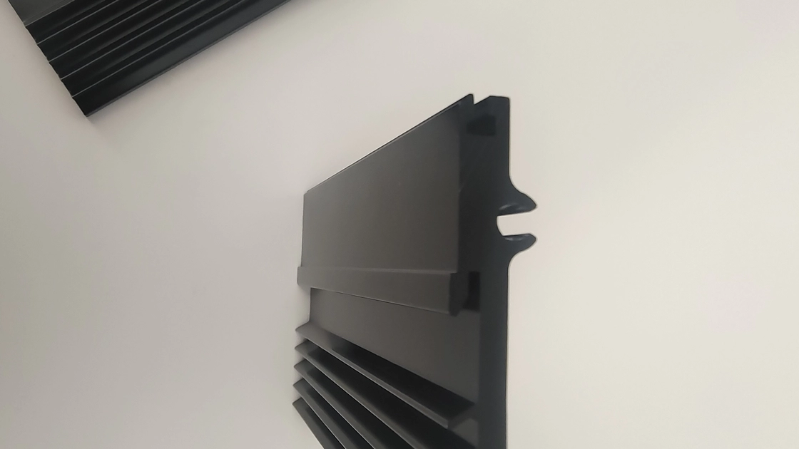 Vertical Mounting Al Heat Sink Black Anodized Precision CNC Machining