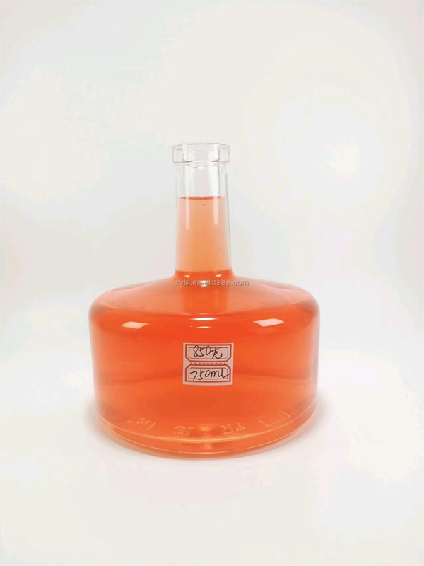 Factory Price Custom Embossed LOGO Alcohol Liquor Glass Bottle 700 ml 70 cl Gin Bottles