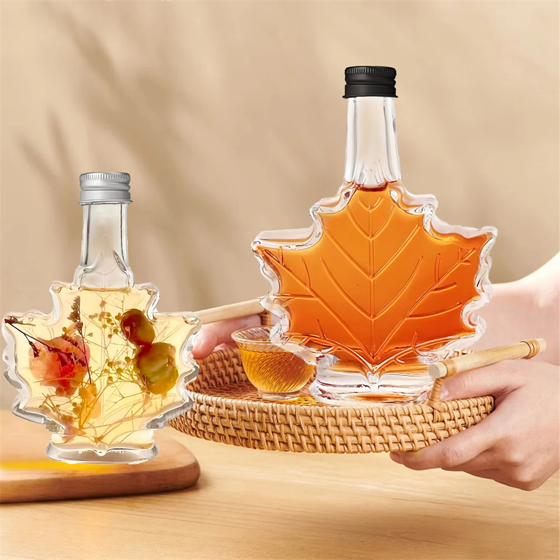 Hot Sale Maple Leaf Clear Glass Bottle Drink 50ml 100ml Tequila Wine Bottle Aluminum Cap