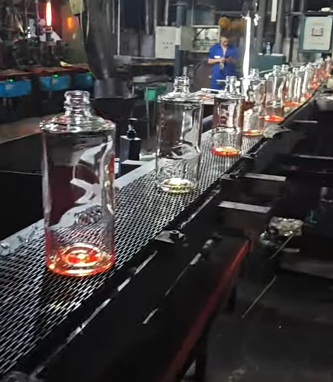 The production of glass bottles for spirits ordered by Spanish customers is being stepped up video