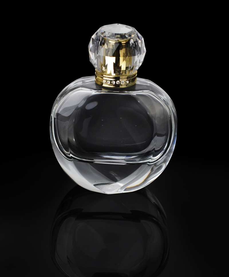 High-end 75ml Crystal Glass Polished Perfume Bottle Plastic Crystal Lid Spray Can Add logo