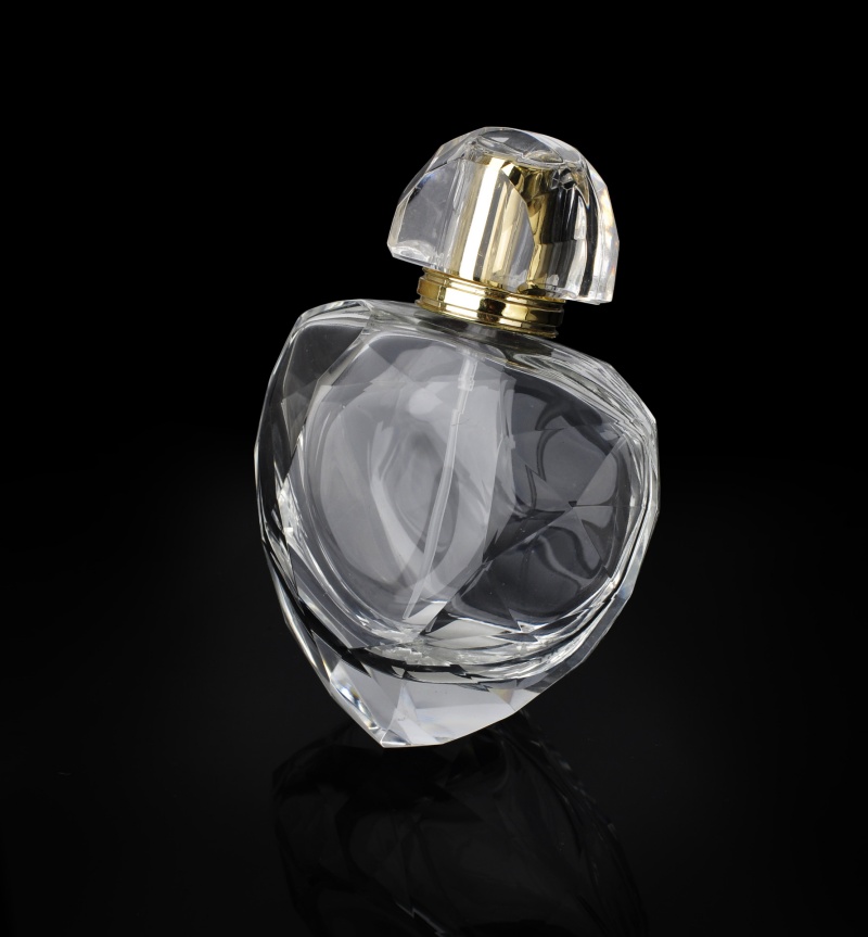 High-end 75ml Crystal Glass Polished Perfume Bottle Plastic Crystal Lid Spray Can Add logo
