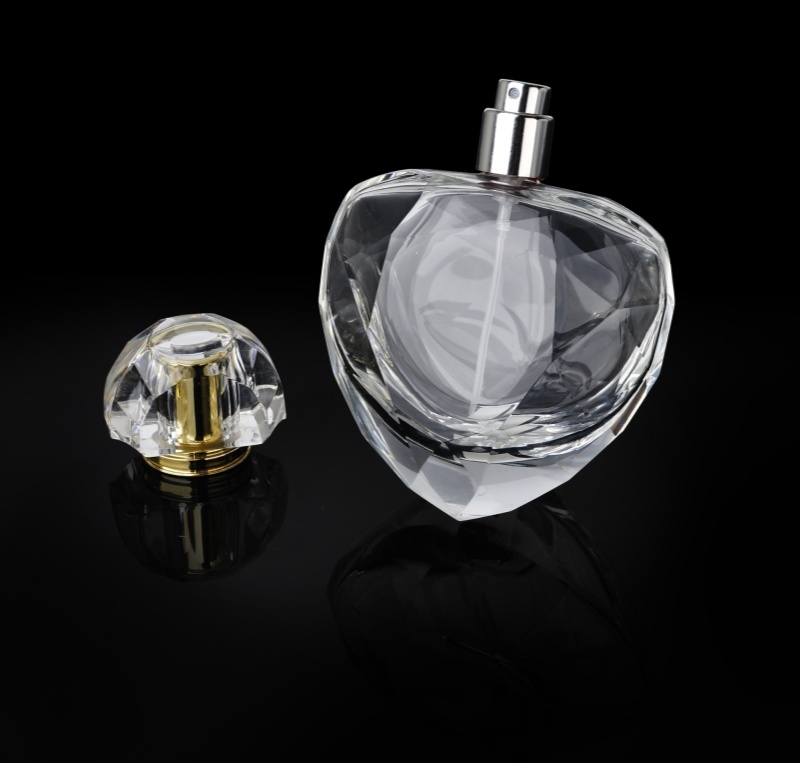High-end 75ml Crystal Glass Polished Perfume Bottle Plastic Crystal Lid Spray Can Add logo