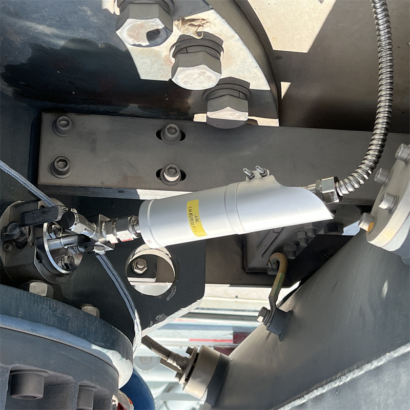 Multi-parameter Online Monitoring of Oil-deficient Equipment Such as Oil-filled Bushing