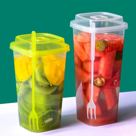 Gobelets jetables en plastique PP en vrac avec logo personnalisé imprimé et pailles