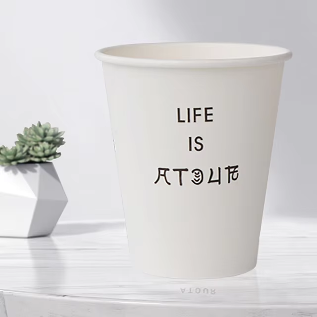 أكواب ورقية مزدوجة الجدار للاستخدام مرة واحدة، صديقة للبيئة وقابلة للتحلل بنسبة 100% ومطلية بمادة بلاستيكية، لتناول القهوة والشاي الساخن مع غطاء