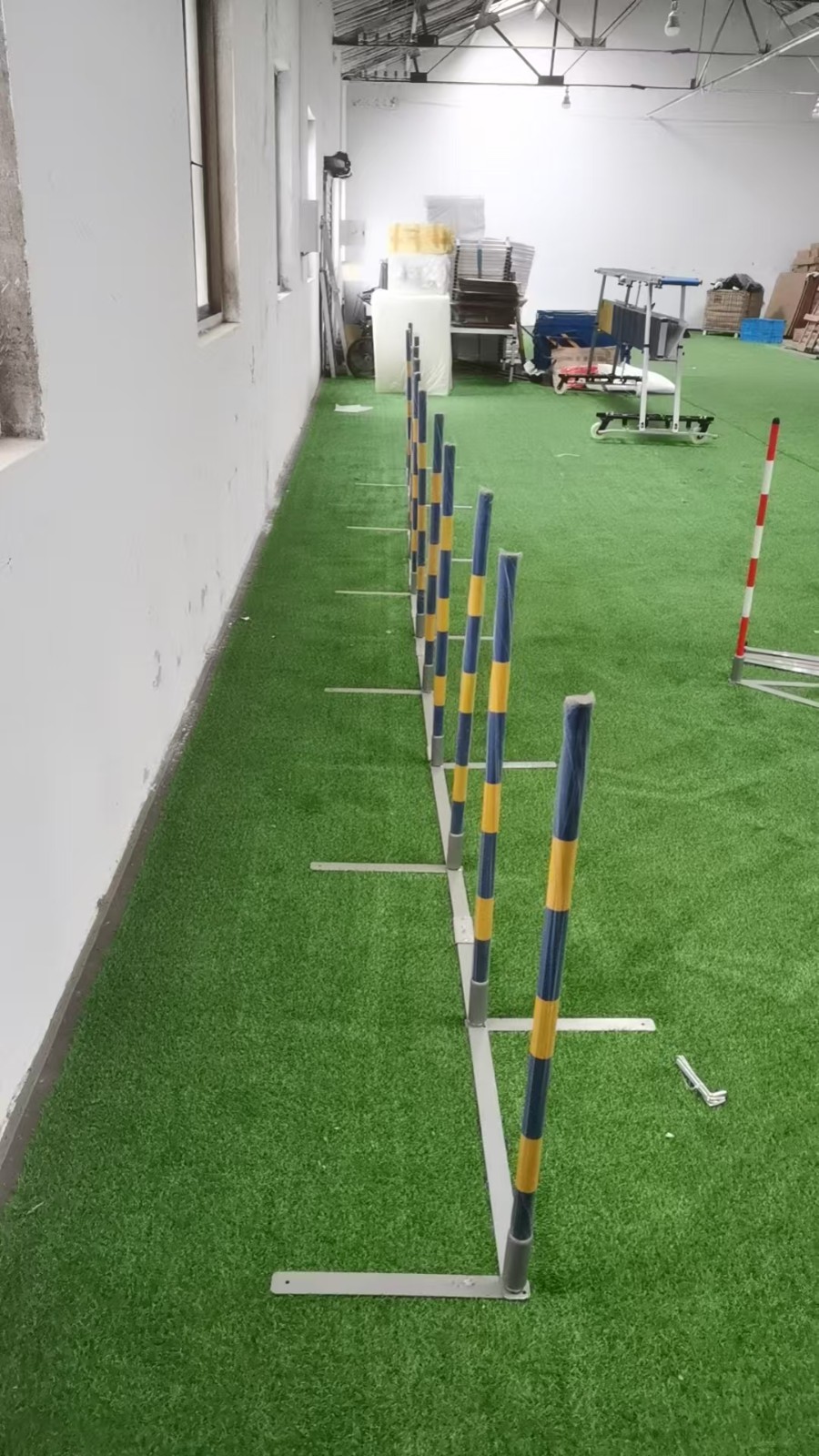 12-pole S weave poles