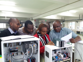 Overseas customers visit the company