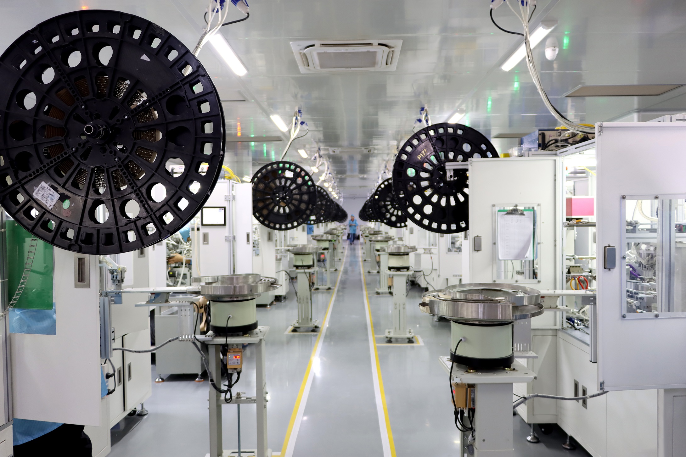 100,000-Class GMP Cleanroom