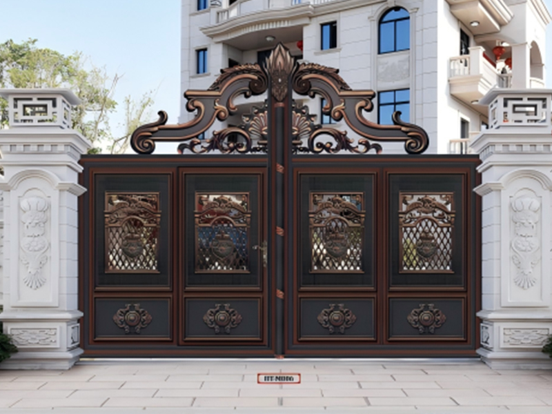 European Style Villa Front Courtyard Gate