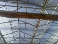 Serre commerciale à travées multiples avec circuit imprimé