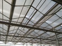 Invernadero de policarbonato con estructura galvanizada