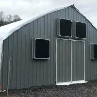 Serre tunnel solaire recouverte d'un film