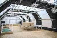 Serre à herbes aromatiques avec système de privation de lumière