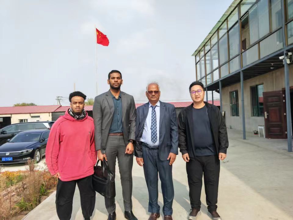 Junda Wax Forges Strategic Partnership with UK Client After Successful Factory Tour