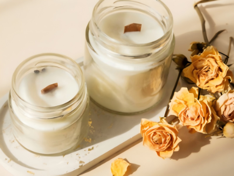 Perché la cera di paraffina semi-raffinata è diventata la scelta preferita per la produzione di candele