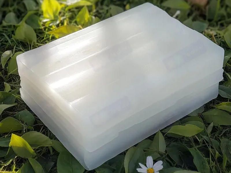 Perché ho finito per acquistare una cera di paraffina completamente raffinata che ha prestazioni diverse?