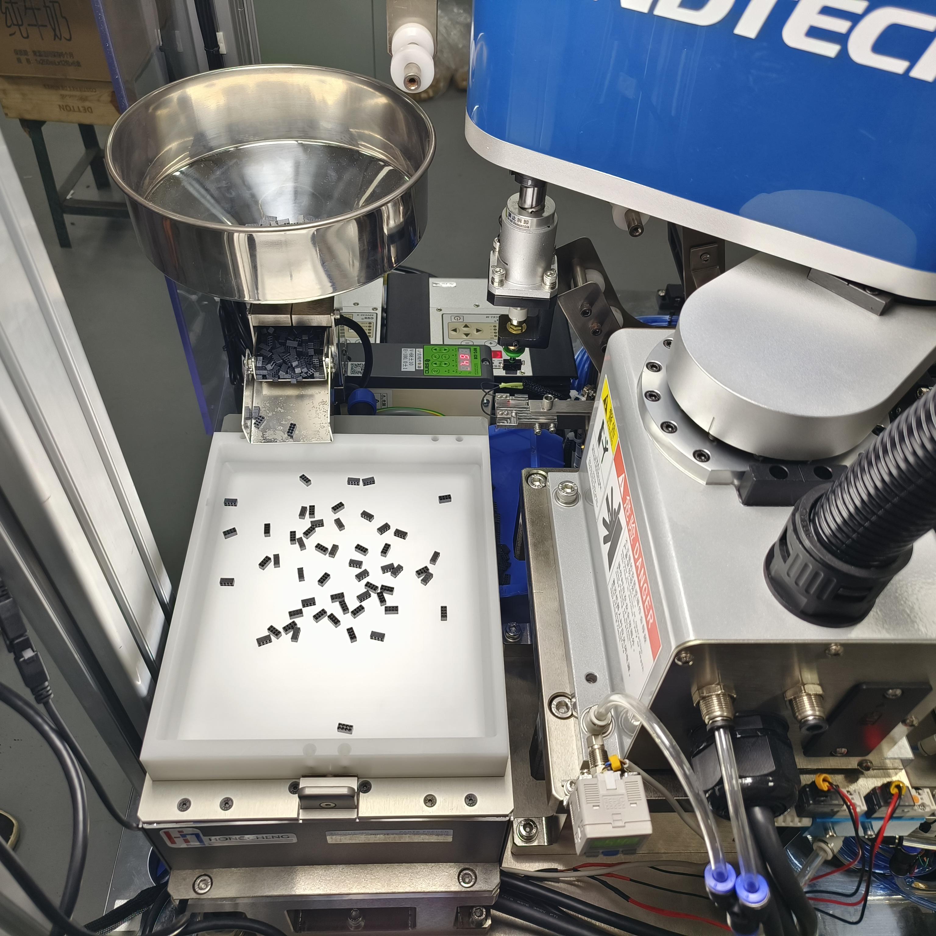Intelligent Flexible Feeding System for Electronics Intelligent Flexible Feeding System for Electronics