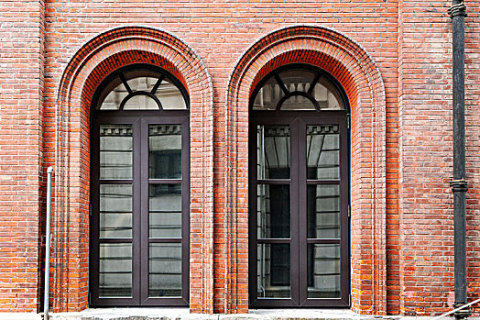Characteristics and Technical Overview of Vintage Steel Doors and Windows