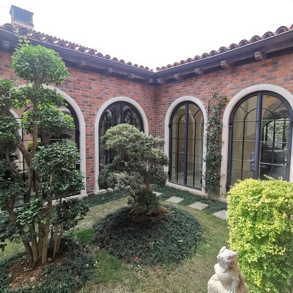 Burglar-proof steel casement