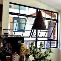 top/mid hung window