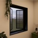 Schwarze Stahlfenster im Used-Look