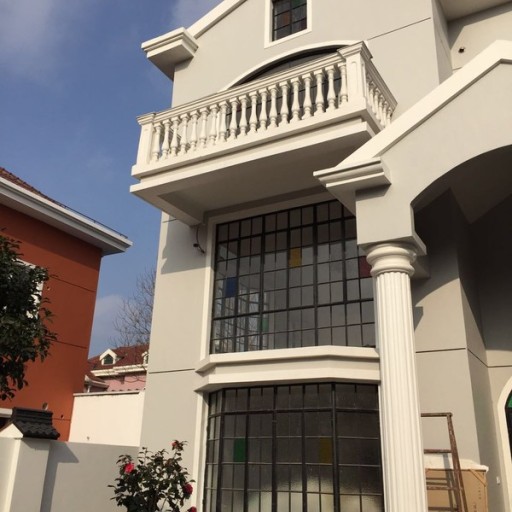 Modern-style private residence