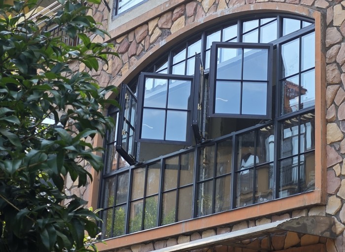 Steel Casement Window Slim Frame Thermal Break Double Glazed Insulated Design for Modern Villas Apartments and Commercial Projects