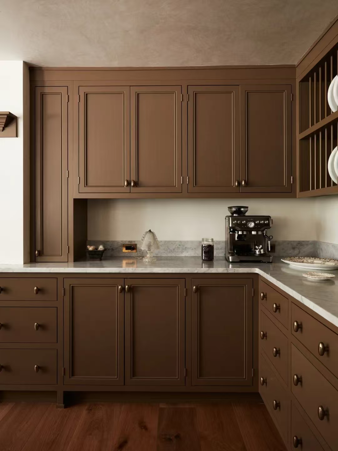 Space-Saving Storage Cabinets For Versatile Use