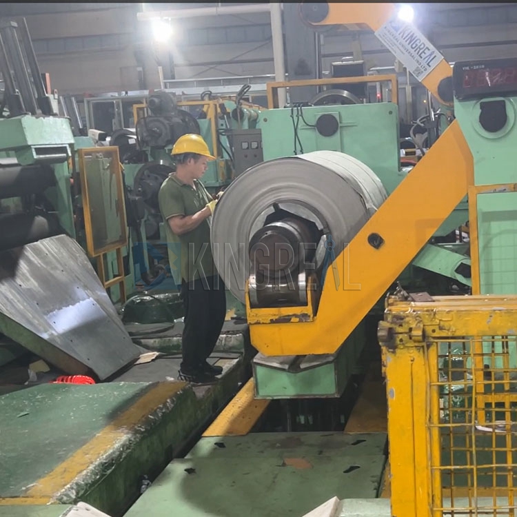 Comment utiliser correctement la machine de refendage de métal ?