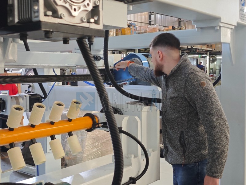 metal cut to length line