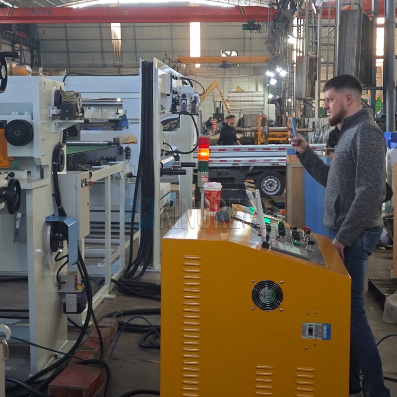metal cut to length line