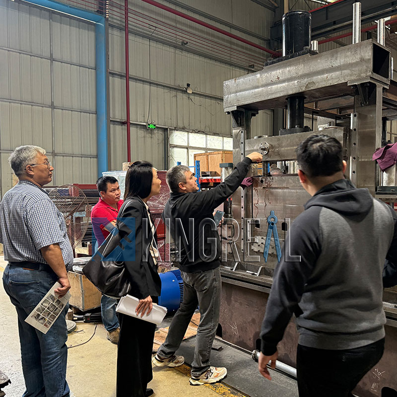 metal cut to length machine