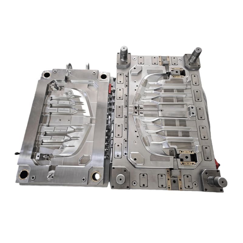 Serija kalupov za avtomobilske vlečne kljuke