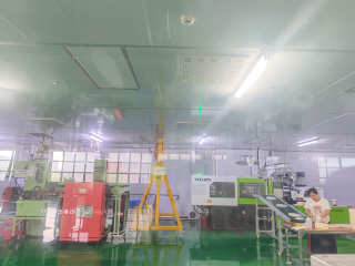 Inside Our Cleanroom: High-Precision Injection Molding in Action