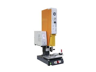 Automatic frequency tracking ultrasonic welding machine