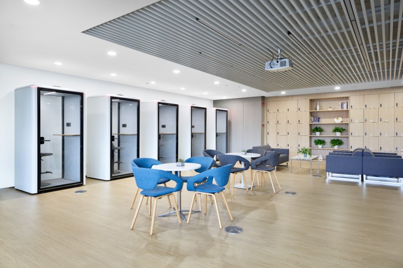 Single Person Soundproof Booth | Office Phone Pod